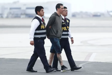 Gobierno expulsa a tres ciudadanos venezolanos tras cumplir condena en el Perú