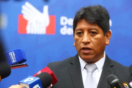 Cuatro bancadas piden remover a Josué Gutiérrez de la Defensoría del Pueblo