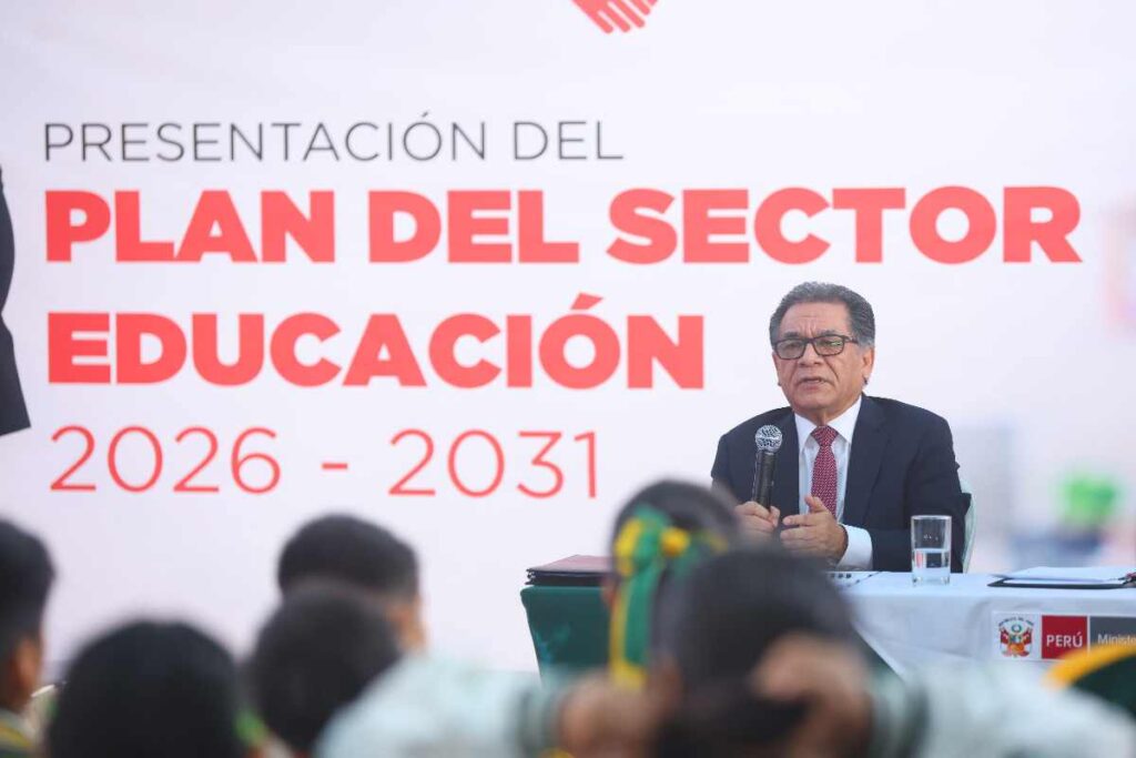 Minedu retomará evaluación de desempeño docente y anuncia una hora diaria de lectura