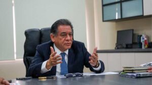 Ministro Chang anuncia que se restablecerá el orden en las escuelas y la autoridad del director y los maestros