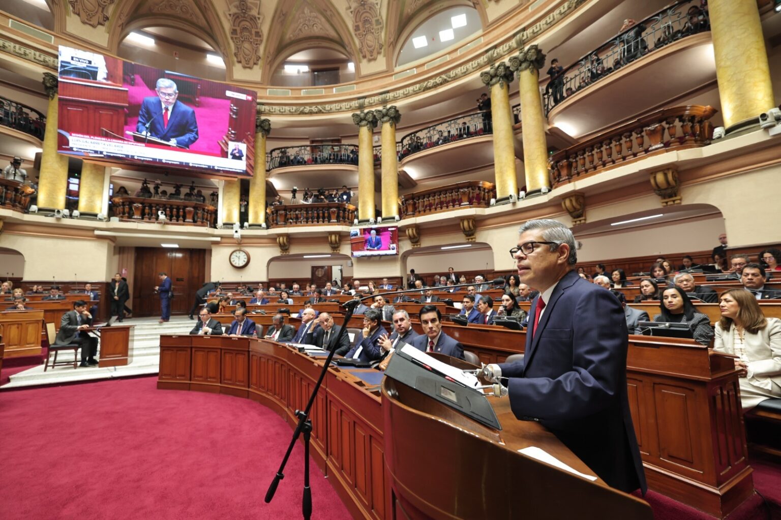Ejecutivo busca consensos con el Congreso para aprobar facultades legislativas