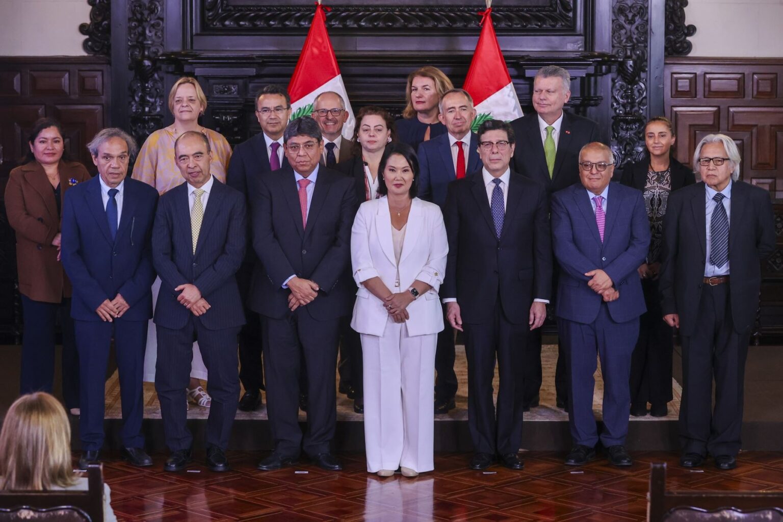 MEF presenta equipo de alto nivel para impulsar reformas económicas en Perú