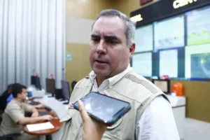 Ministro de Defensa pide priorizar intereses del país ante debate por facultades legislativas
