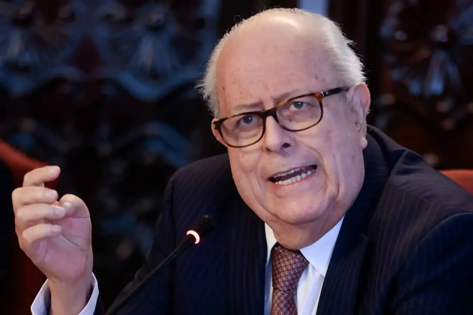 Senado aprueba informe para ratificar a Julio Velarde como presidente del BCR