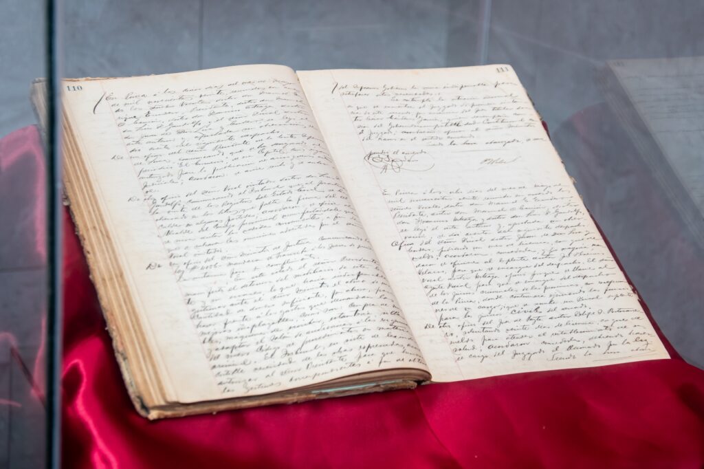 Ministerio de Cultura declara Patrimonio Cultural de la Nación libro histórico de la Corte de Piura