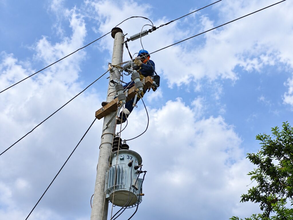 Enosa restringirá el servicio eléctrico en zonas de Veintiséis de Octubre este 18 de octubre
