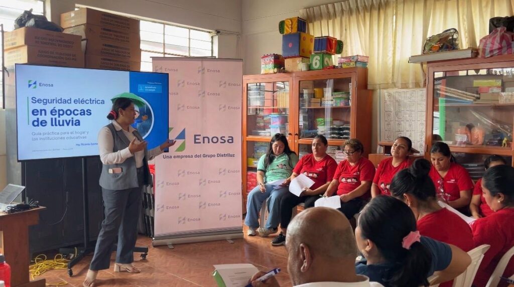 ENOSA capacita a docentes sobre el manejo de emociones y riesgos eléctricos durante las lluvias