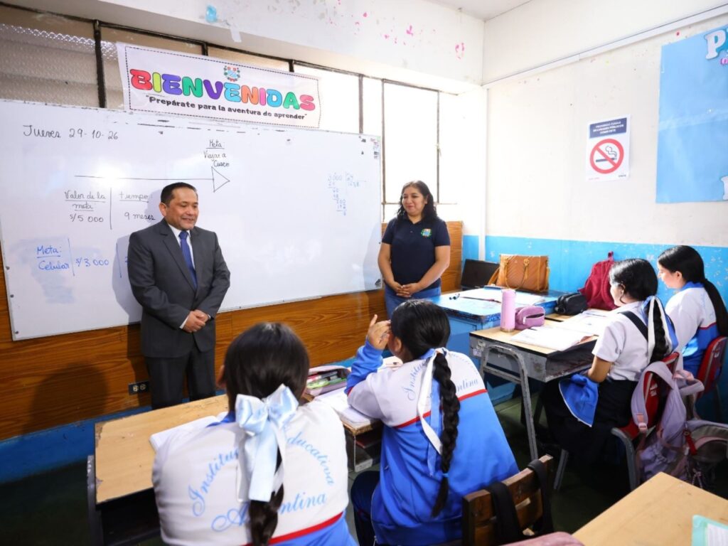 Minedu informa que más del 95 % de docentes asistió a clases en el país