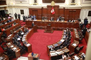 Facultades legislativas: Cámara de Diputados suspende sesión y convoca a Junta de Portavoces